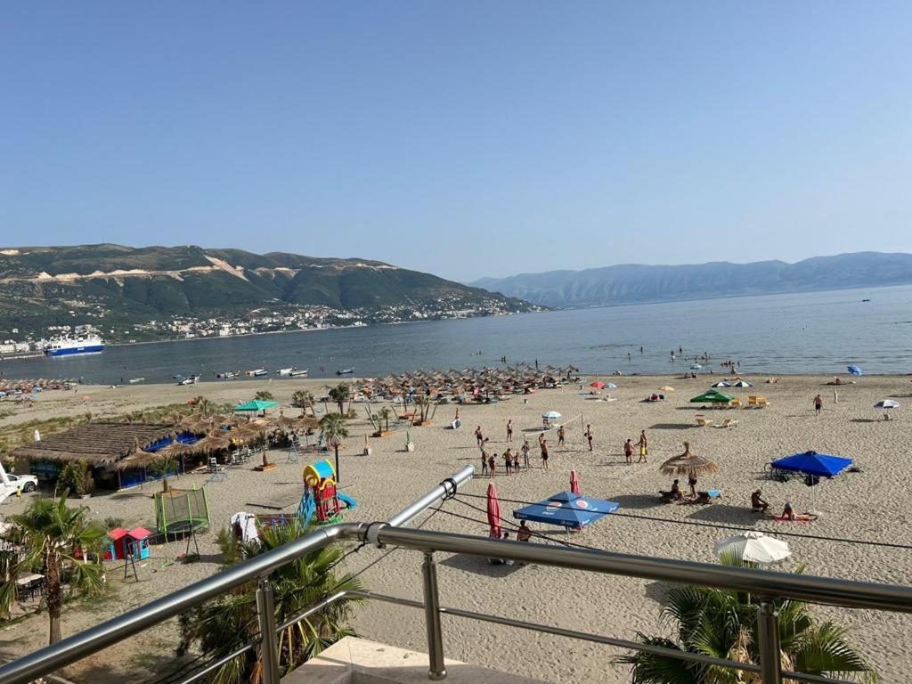 Soleil Apartment With Sunbed & Umbrella Влёра Экстерьер фото