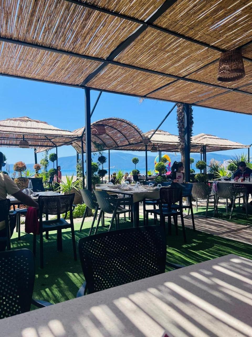 Soleil Apartment With Sunbed & Umbrella Влёра Экстерьер фото