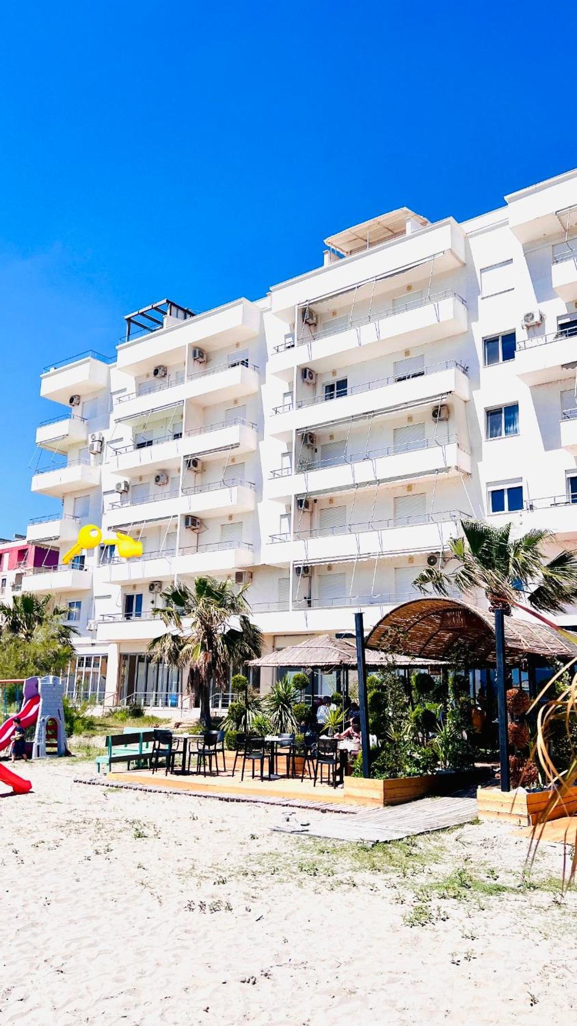 Soleil Apartment With Sunbed & Umbrella Влёра Экстерьер фото